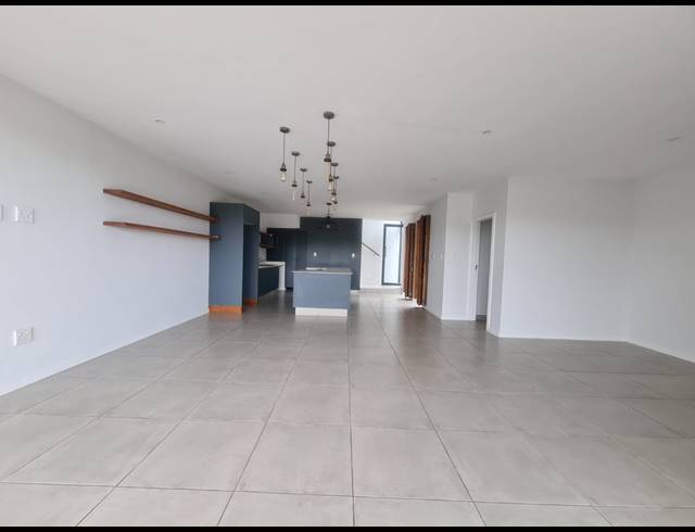 3 BEDROOM TOWNHOUSE FOR SALE IN SIMBITHI ECO ESTATE